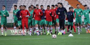 محمدرضا آزادی بازیکن اهل ارومیه که در تیم تراکتور سازی عضویت دارد همراه با محمدمهدی مهدی‌خانی فونبالیست کرمانشاهی تیم پدیده در لیست نهایی تیم ملى فوتبال امید قرار گرفتند.