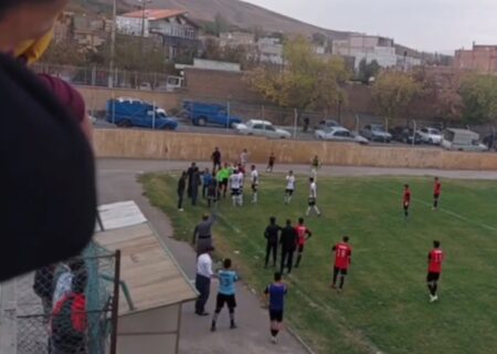 شهروندخبرنگار | درگیری بازیکنان و داور در لیگ فوتبال استان آذربایجان غربی