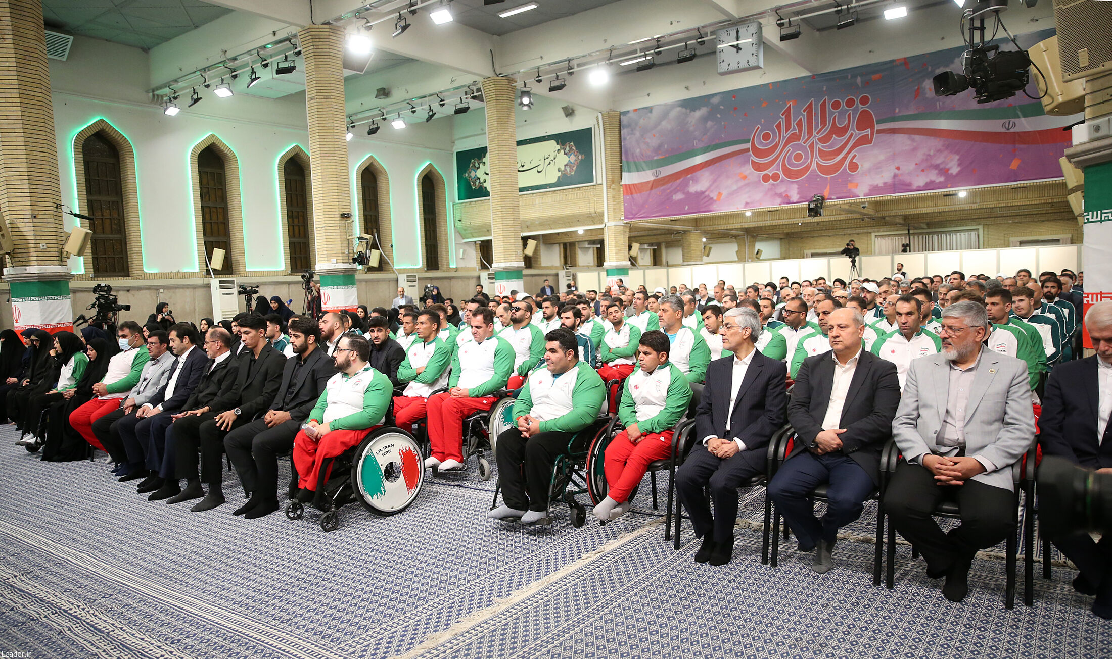 تجلیل از قهرمانان المپیک در بیت رهبری؛ پیوندی از ایمان، افتخار و اراده 5 ۲۷ ۰۶ ۱۴۰۳ 2 1