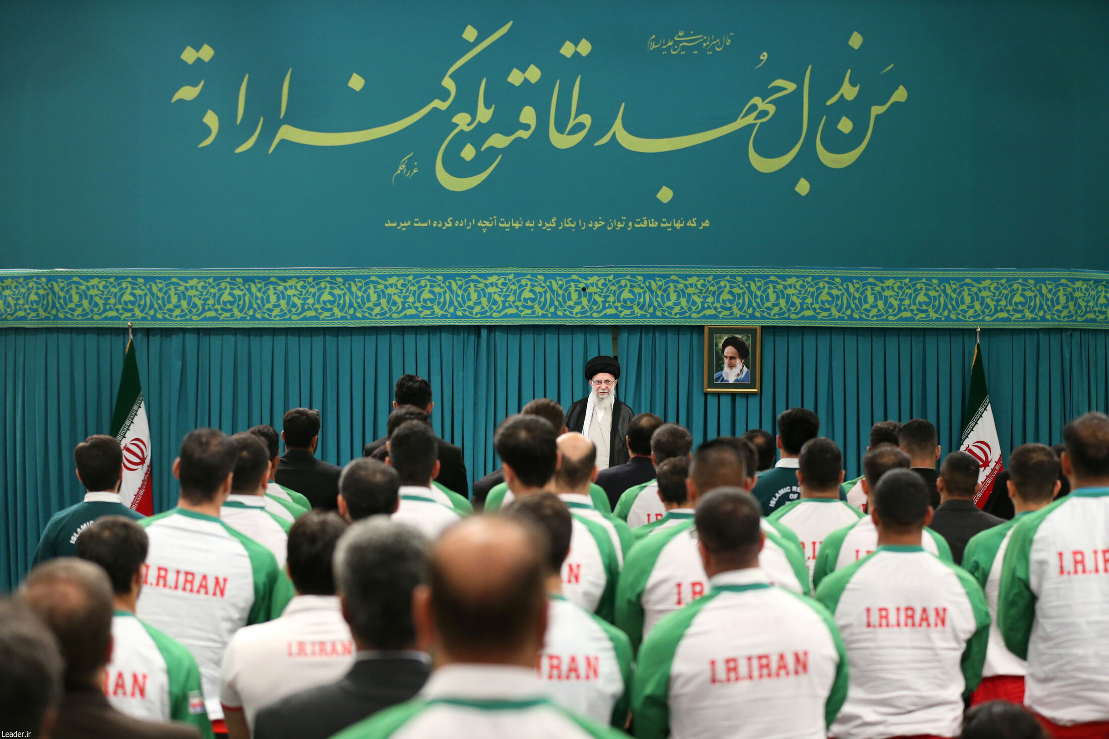 تجلیل از قهرمانان المپیک در بیت رهبری؛ پیوندی از ایمان، افتخار و اراده 4 ۲۷ ۰۶ ۱۴۰۳