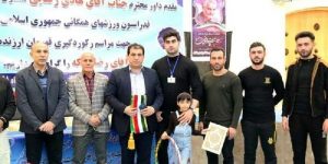 رضا درکه ورزشکار کرمانشاهی با ثبت ۵ هزار و ۹۴۶ حرکت در آیتم میل باستانی در مدت یکساعت توانست نام خود را در کتاب رکورد های ملی ایران ثبت کند.