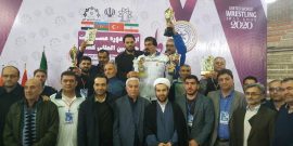 کشتی گیران کردستانی در رقابت های بین المللی جام پوریای ولی با کسب نشان های رنگارنگ، عنوان نایب قهرمانی تیمی این دوره از رقابت ها را کسب کردند.