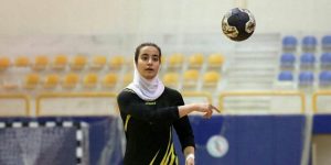 مدیر روابط عمومی هیات هندبال آذربایجان‌غربی: مبینا حسن‌نژاد، دختر نوجوان اهل شهرستان خوی به عنوان پدیده‌ لیگ برتر هندبال کشور در سال گذشته انتخاب شد.