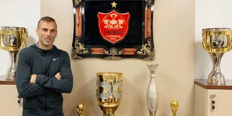 مدیران باشگاه پرسپولیس از سیدجلال حسینی بعنوان کاپیتان این تیم خواستند تا هم تیمی‌های خود را در شرایط فعلی به آرامش دعوت کند.
