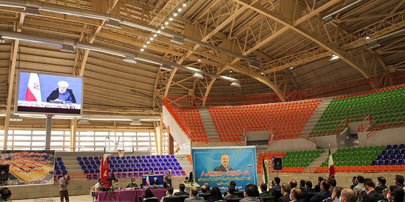 سالن 6 هزار نفری مجموعه ورزشی ۲۲ گولان شهر سنندج با حضور وزیر ورزش و جوانان و از طریق ویدئو کنفرانس توسط رئیس جمهور به بهره برداری رسید.