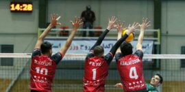 هفته دهم مسابقات والیبال قهرمانی باشگاه‌های برتر مردان ایران، امروز پنج‌شنبه با برگزاری شش دیدار در دو سالن خانه والیبال و فدراسیون در پایتخت به پایان رسید.