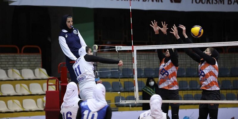 هفته نخست لیگ برتر والیبال متمرکز بانوان با صدرنشینی سایپا تهران در گروه الف به پایان رسید.