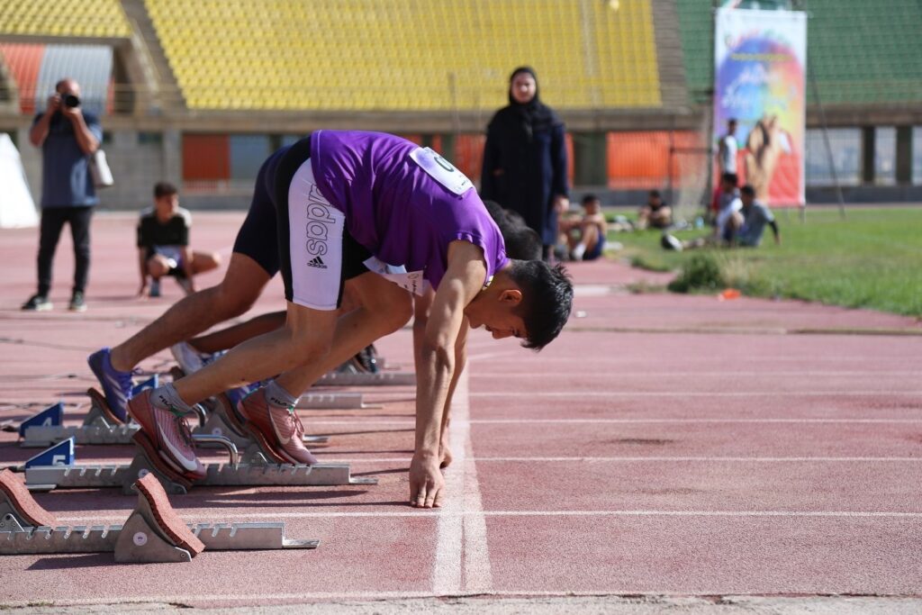 هفتمین دوره المپیاد استعدادهای برتر ورزش کشور در رشته دوومیدانی بخش پسران از صبح امروز پنجشنبه یکم آبان ماه در ماده های مختلف آغاز شد.

🔸 این مسابقات با حضور دوندگان استان های مختلف و در رده سنی ۲۲ تا ۱۶ سال در ورزشگاه ۱۵ هزار نفری مجموعه ۲۲ گولان سنندج برگزار می شود.